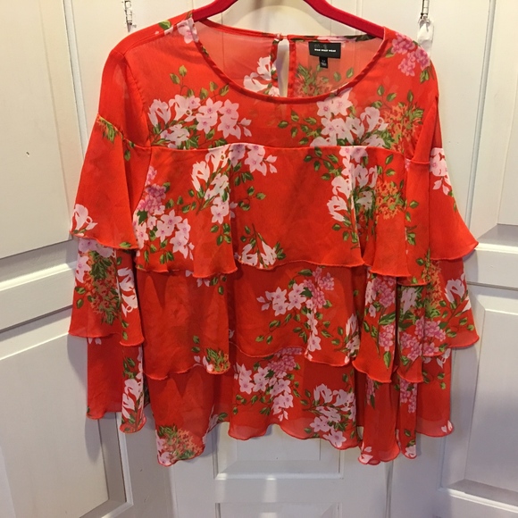 Who What Wear Tops - ⚡️SALE 4/$25 Who What Wear Red Ruffled Floral Top